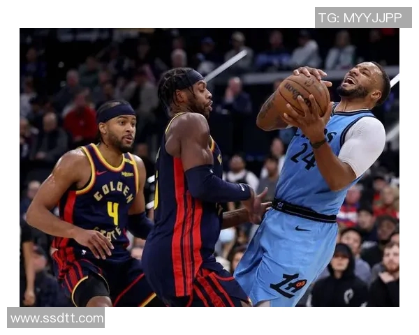 洛杉矶快船与金州勇士的激烈对决谁能在NBA赛场上笑到最后 洛杉矶快船与金州勇士的激烈对决谁能在NBA赛场上笑到最后