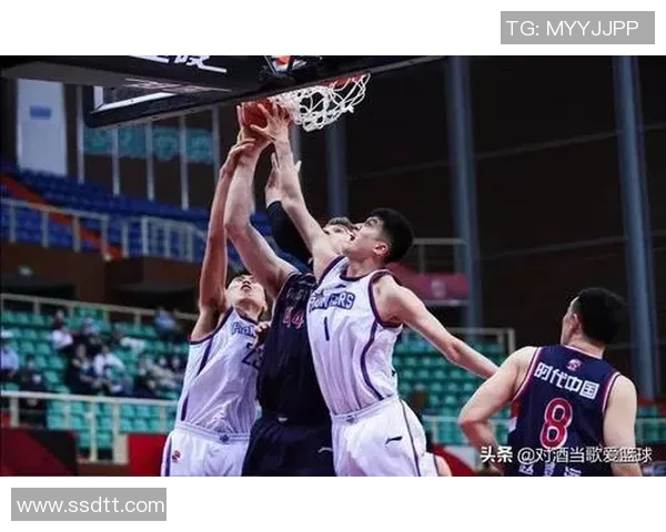 热火与勇士全场激战回顾球星表现与战术分析一网打尽 热火与勇士全场激战回顾球星表现与战术分析一网打尽