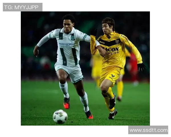 范戴克的足球传奇之路：从默默无闻到世界顶级后卫的蜕变与荣耀