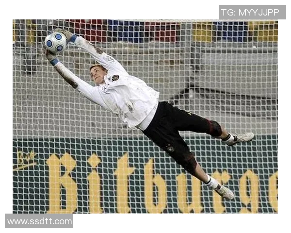 诺伊尔在世界杯对决韩国队展现神勇扑救引发热议