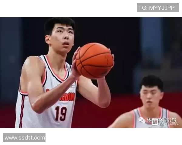 重庆极限运动队在世界滑板锦标赛中以65分领先积分榜，展现强劲实力