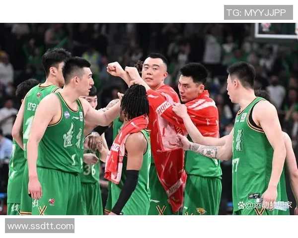 韩德君的篮球之路：从青涩少年到CBA传奇的成长故事与奋斗历程