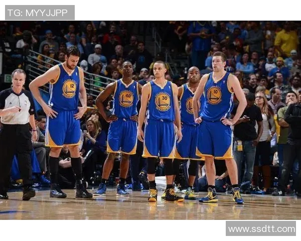 2012至2013赛季勇士与马刺的激烈对决与精彩瞬间回顾