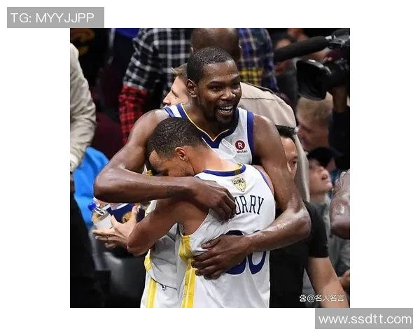 勇士杜兰特在对阵魔术时的精彩表现与比赛分析