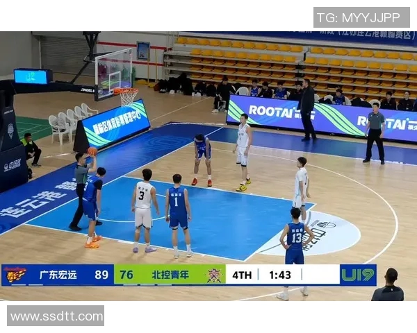 北控男篮与新疆队激战正酣比分悬念引人关注