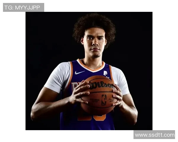 卡梅隆约翰逊的篮球之路与职业生涯的辉煌成就分析